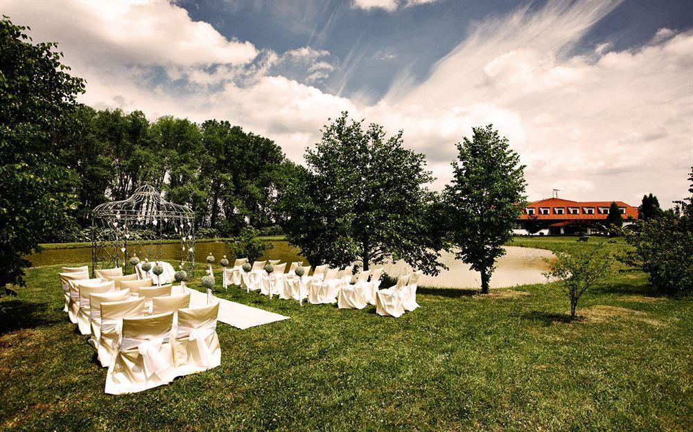 Отель Pracharna Park