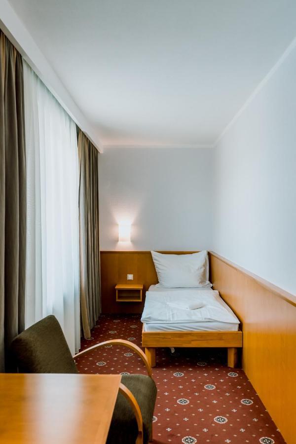 Hotel Pracharna Park