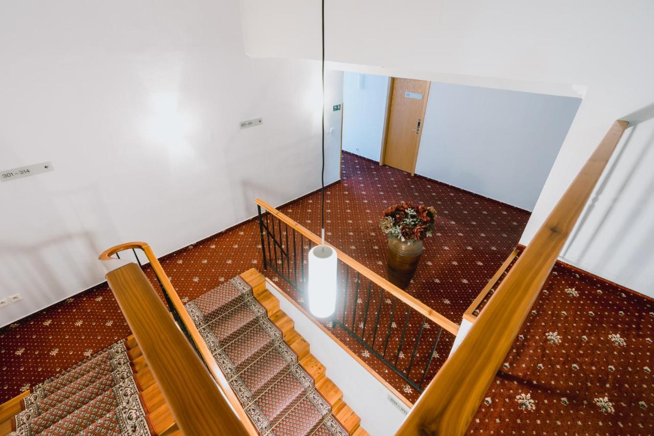 Hotel Pracharna Park