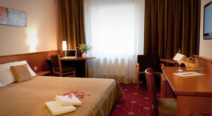 Pracharna Park Hotel