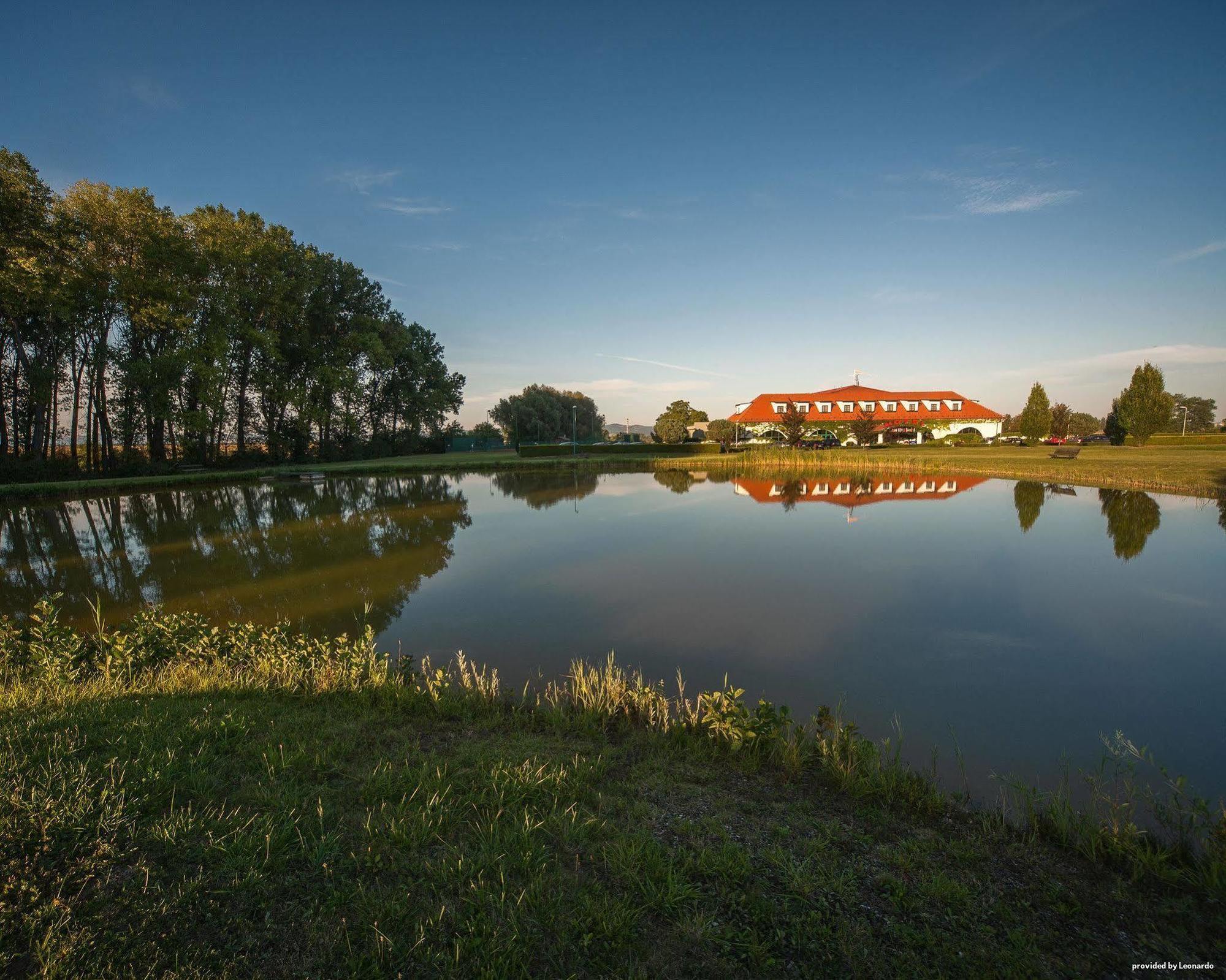 Pracharna Park Hotel 4*
