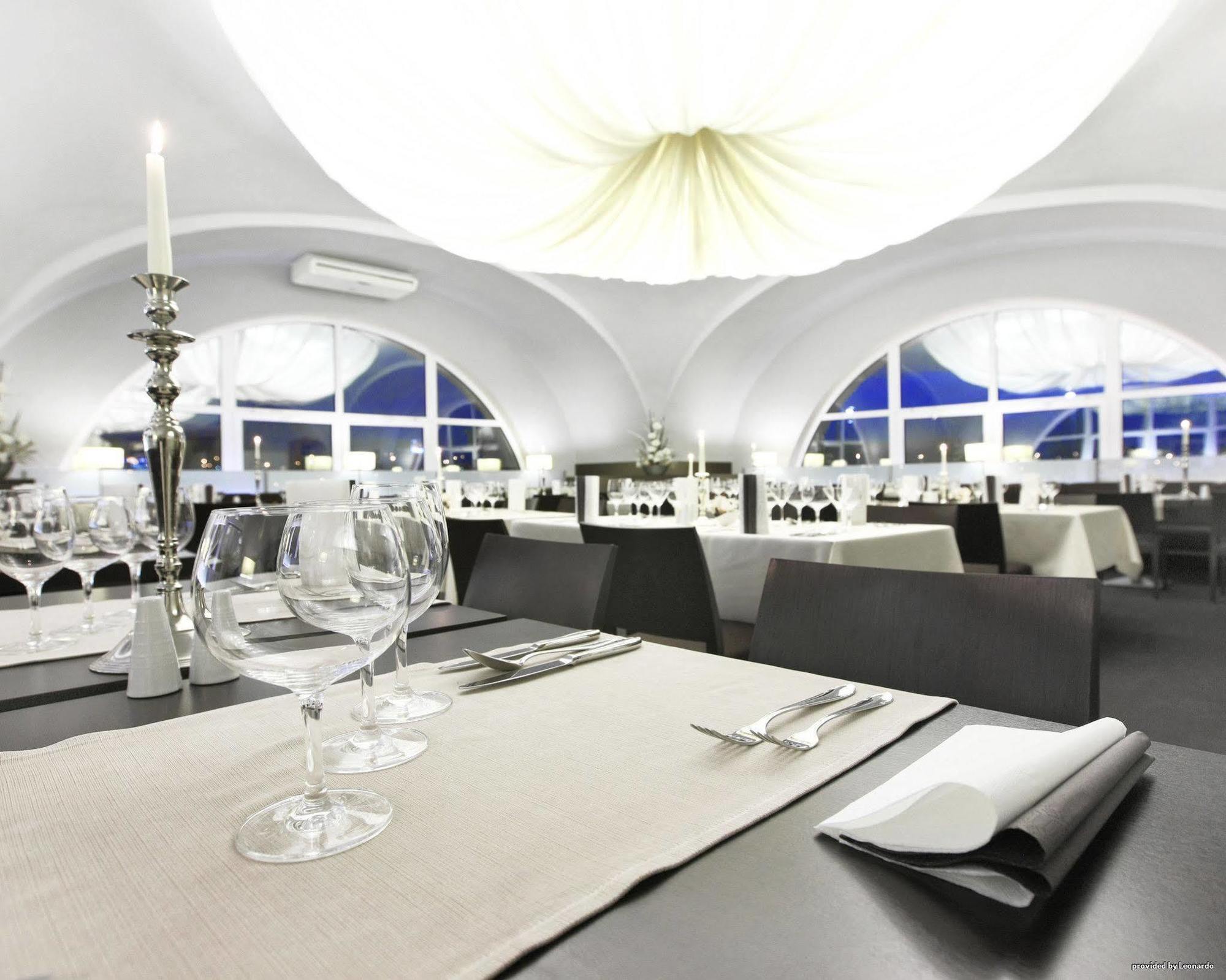Hotel Pracharna Park